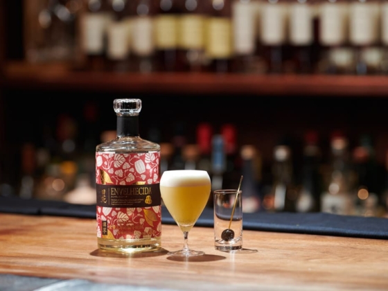 A supreme shochu cocktail made with <DEN-EN ENVELHECIDA 40%> by DEN-EN SHUZO