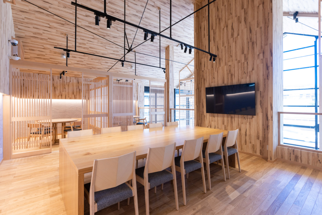 オリジナルの蔵見学、蒸溜所見学ツアーは準備が整い次第HPで予約受付開始