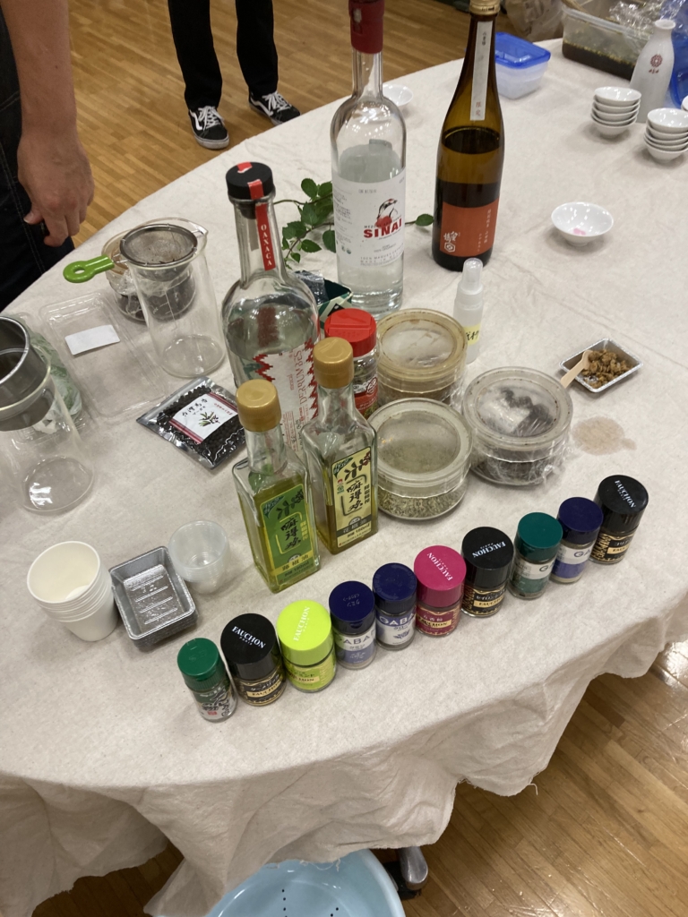 スパイスを使ったフードコーナーに、あの達人の姿が！