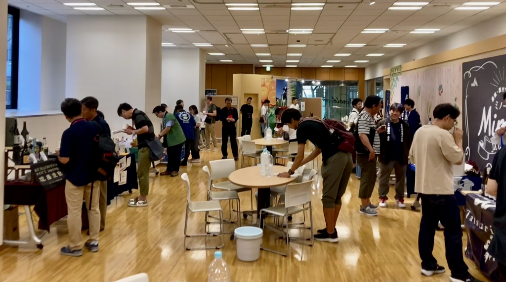 酒卸、酒販店、飲食店関係者などプロを対象とした試飲会