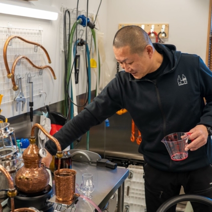 旨すぎてタイホ！？「Motoki蒸研」が造るジンのこだわり